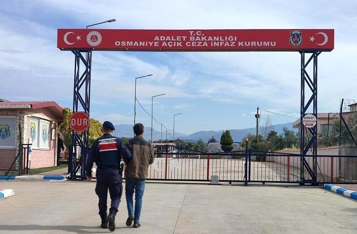 Osmaniye\'de 10 yıl hapis cezasıyla aranan hükümlü yakaladı
