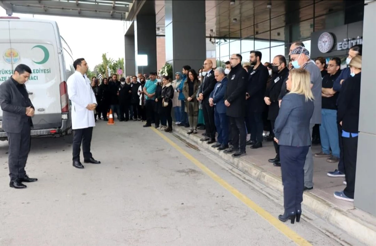 Adana\'da vefat eden doktor için çalıştığı hastanede tören yapıldı