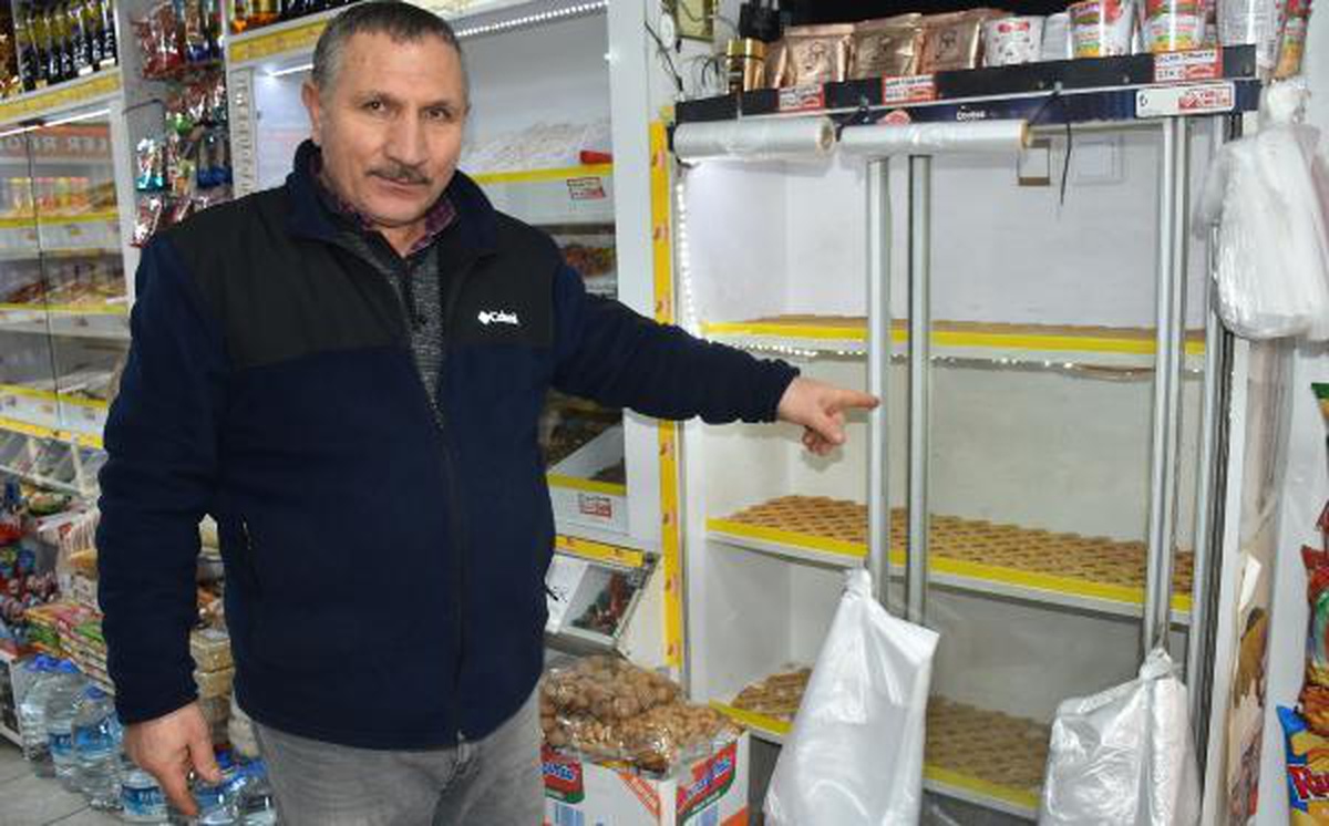 SİVAS\'TA FİYAT BOYKOTU YAPAN FIRINCILAR, BAKKAL VE MARKETLERE EKMEK DAĞITIMI YAPMADI
