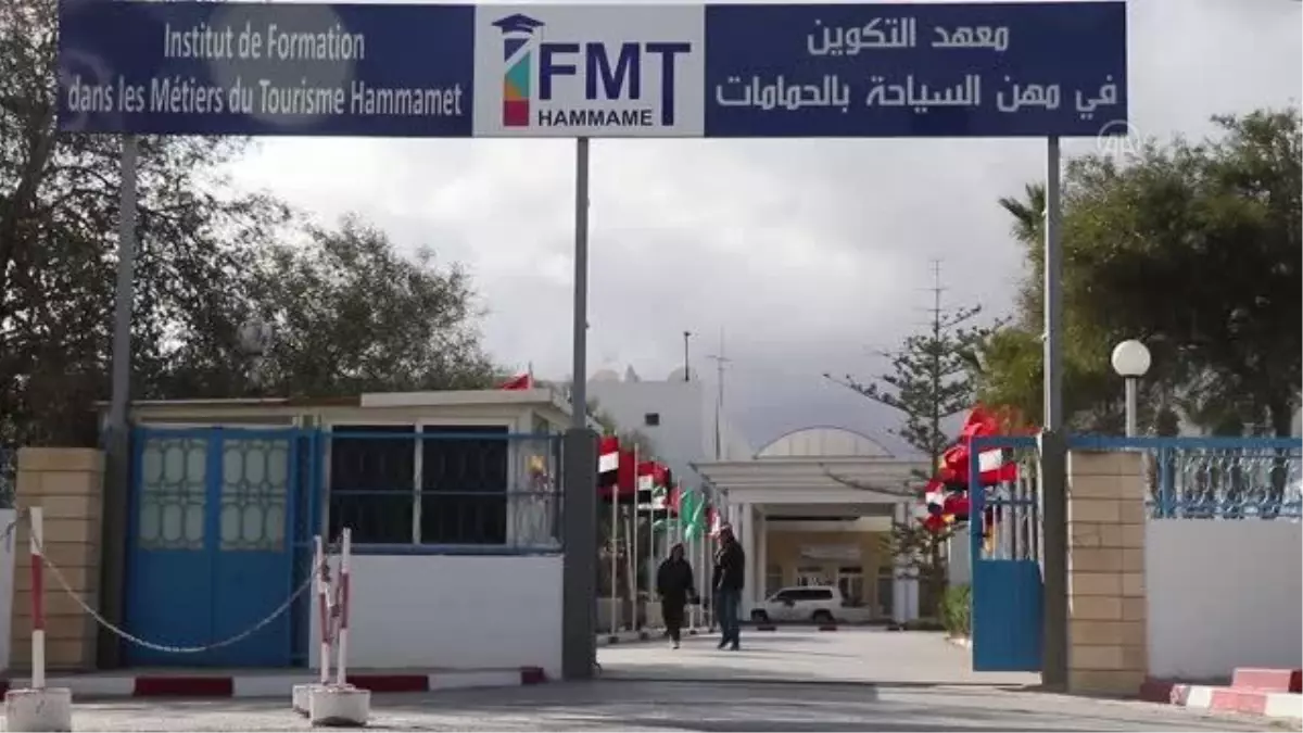 TİKA'dan Tunus'taki turizm okullarına destek