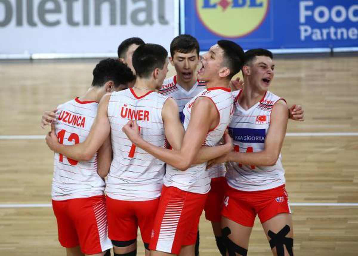 U17 Erkek Milli Voleybol Takımı, Sırbistan\'a kaybetti