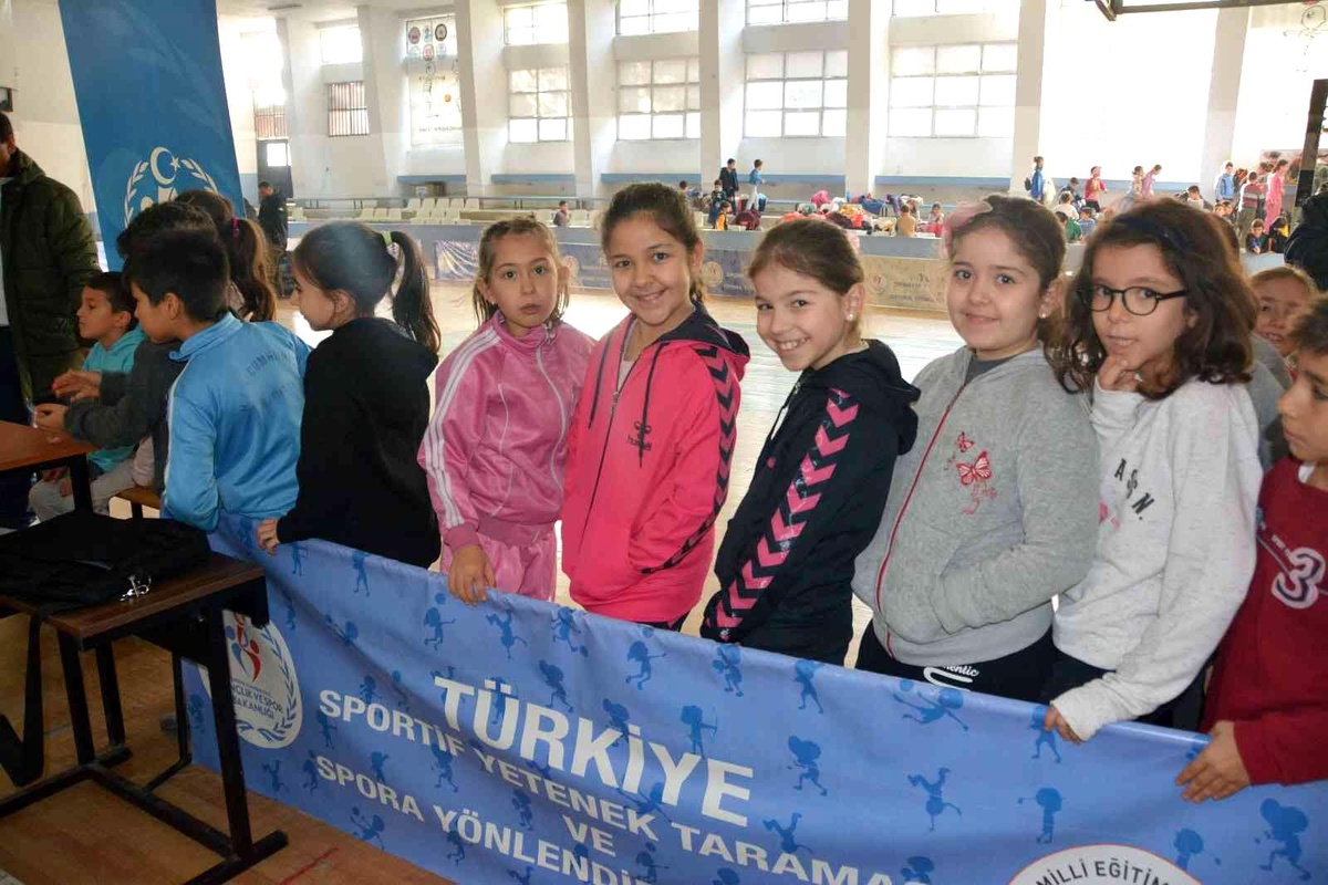 Yetenek taraması için spor malzemeleri dağıtılacak