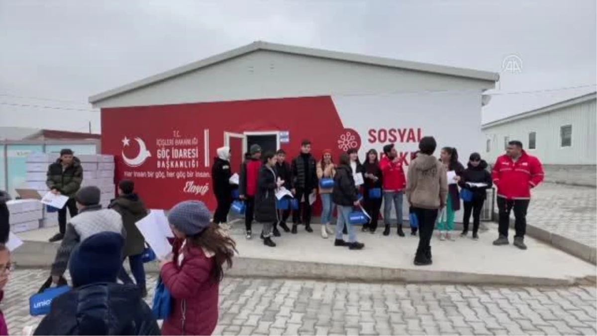 Ahıska Türkü öğrenciler, Türkiye\'de ilk karnelerini aldı