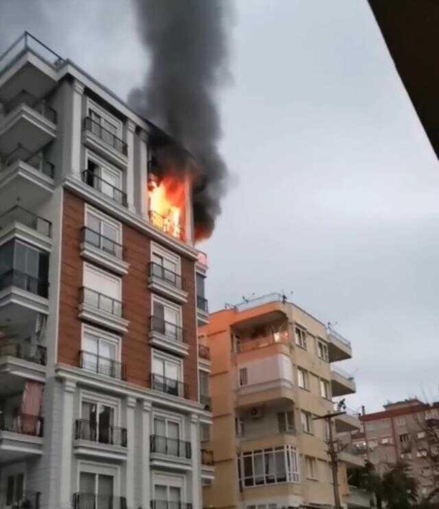 Antalya'da evde yangın faciası: 2 ölü