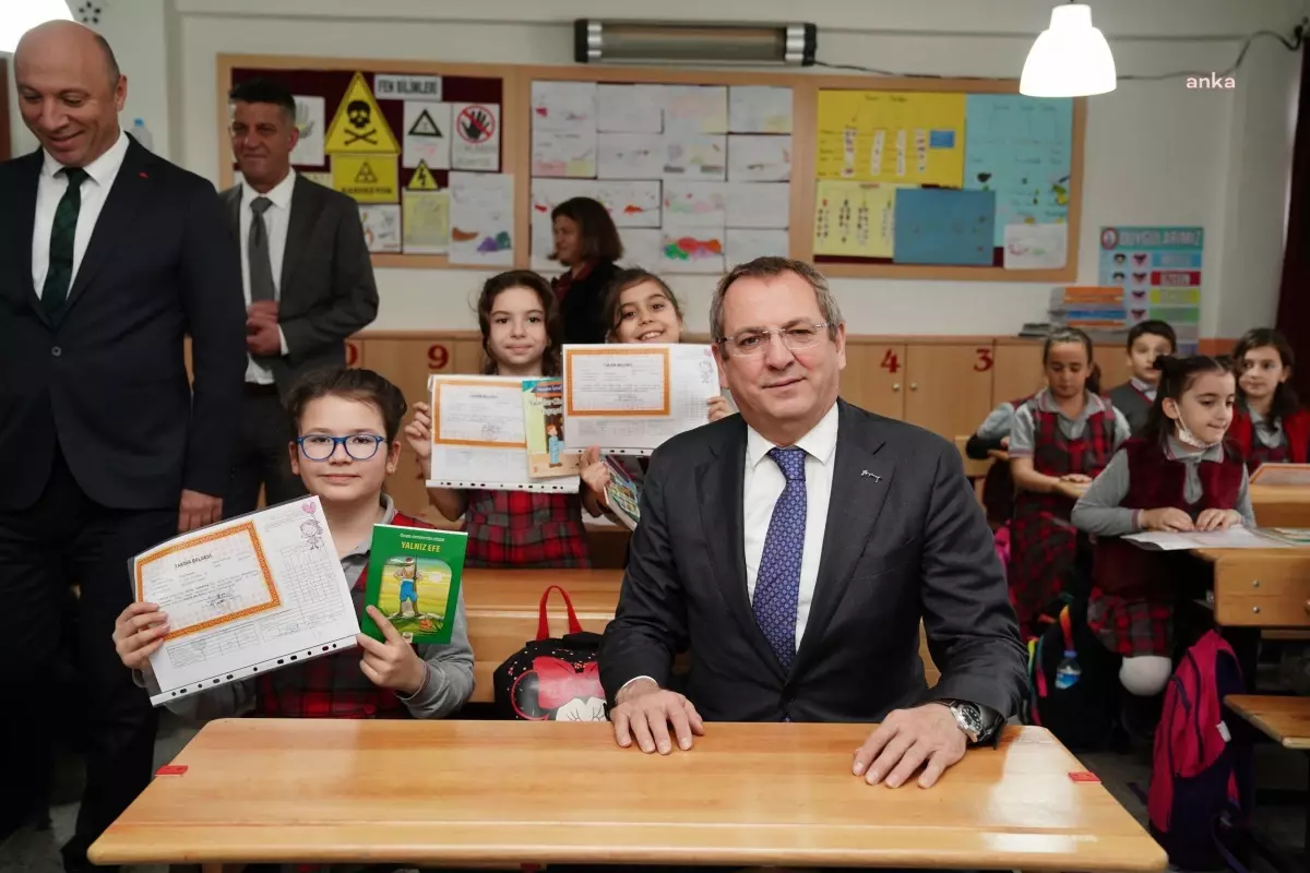 Ayvalık Belediye Başkanı Ergin, Miniklerin Karne Heyecanını Paylaştı