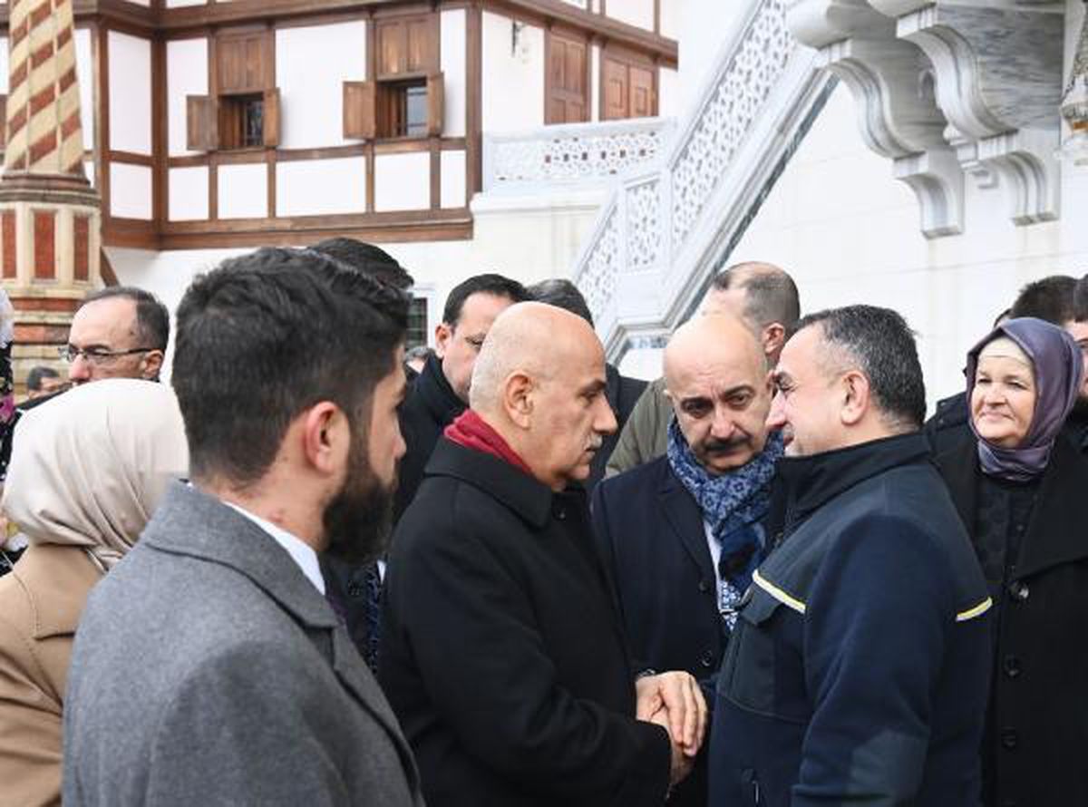 Bakan Kirişci, Berlin\'deki Şehitlik Camii\'nde vatandaşlarla bir araya geldi