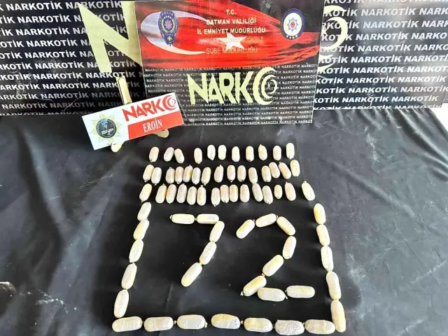 İhbar üzerine durdurulan otobüsteki yolcunun midesinden 76 paket uyuşturucu madde çıktı