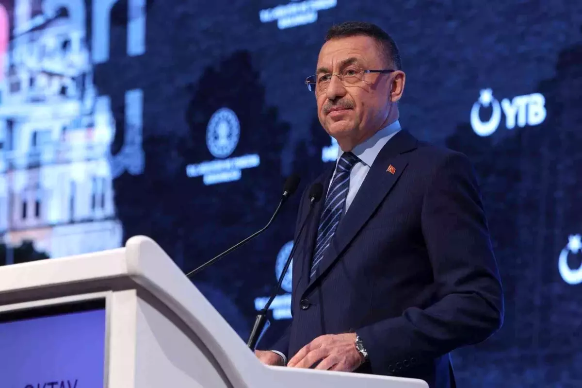 Cumhurbaşkanı Yardımcısı Oktay 'Yurtdışı ziyaretlerimde anadili gibi Türkçe konuşan Türkiye Mezunları ile karşılaştığımda gurur duyuyorum'