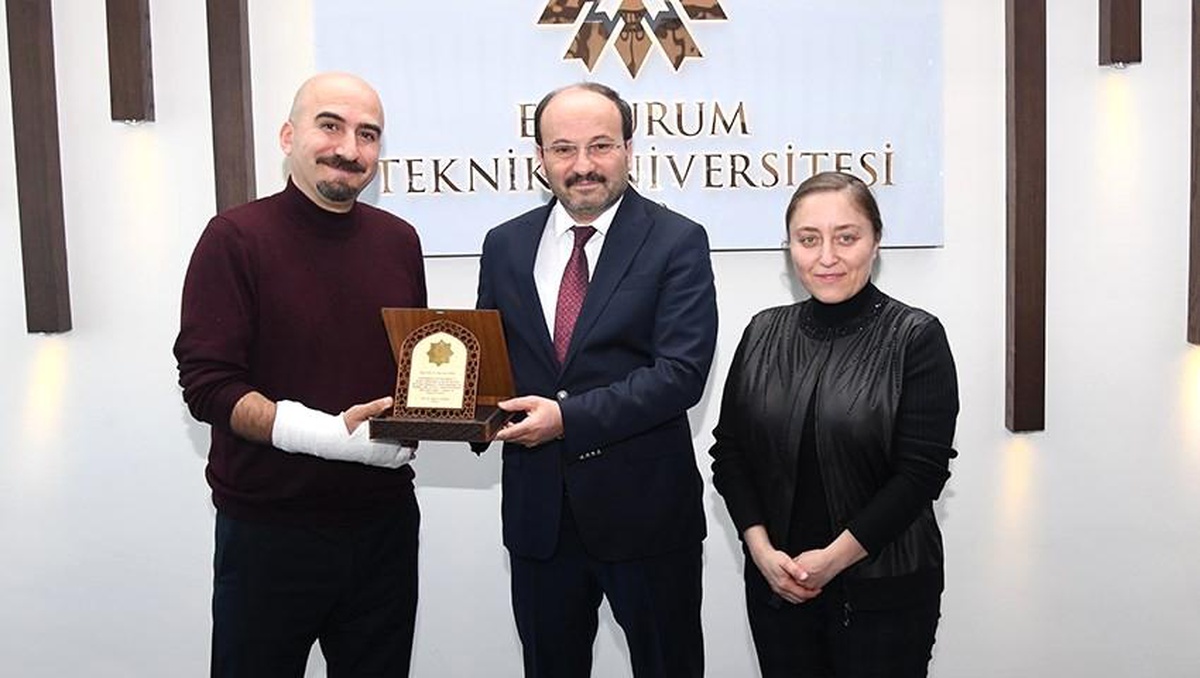ETÜ kurumsal iletişim ve tanıtım direktörlüğü\'nde devir teslim töreni düzenlendi
