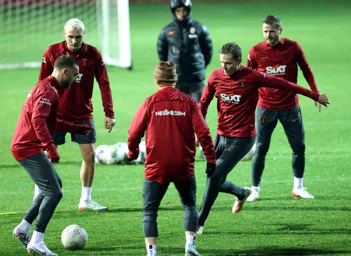 Galatasaray, Antalyaspor maçı hazırlıkların tamamladı