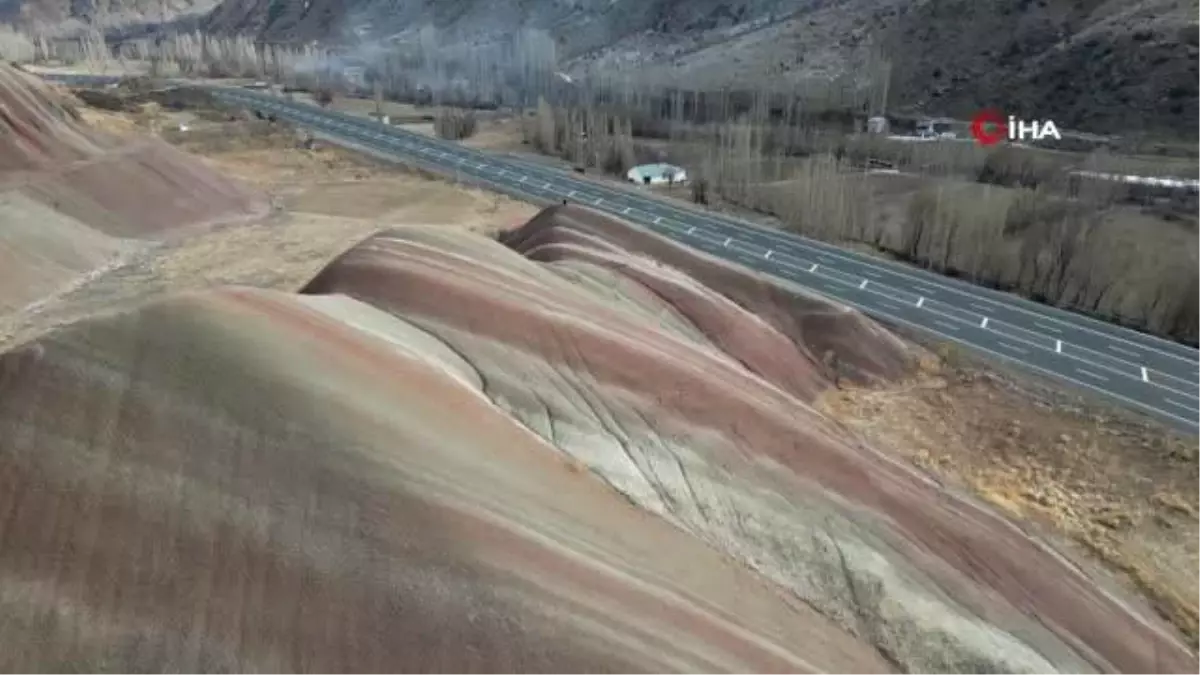 Gökkuşağı tepeleri rengarenk görüntüsüyle mest ediyor