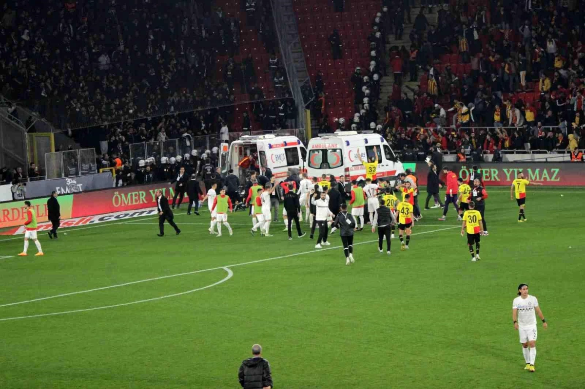 Göztepe-Altay derbisinde işaret fişeği kullanan sanığa 15 yıl hapis cezası talebi