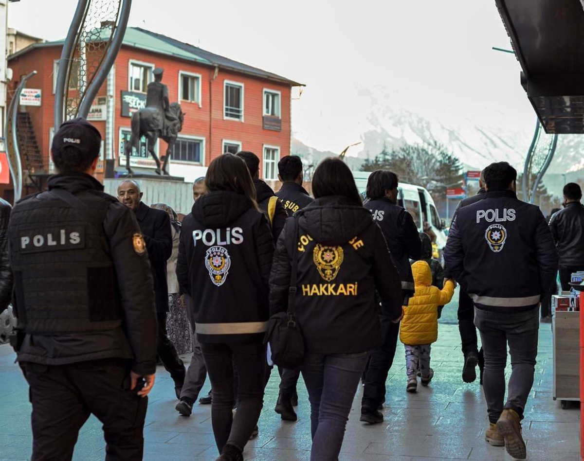 Hakkari\'de 80 personelle okul çevreleri denetlendi