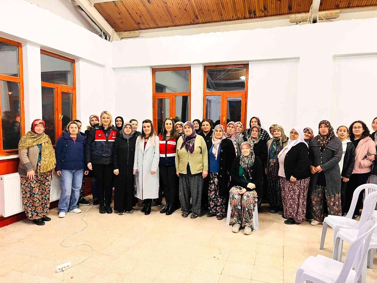 Isparta\'da 158 vatandaş "En İyi Narkotik Polisi Anne ve Siber Suçlarla Mücadele Eğitimi" aldı