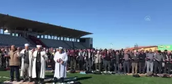 Kadınhanı'nda 3 bin kişi yağmur duasında bulundu