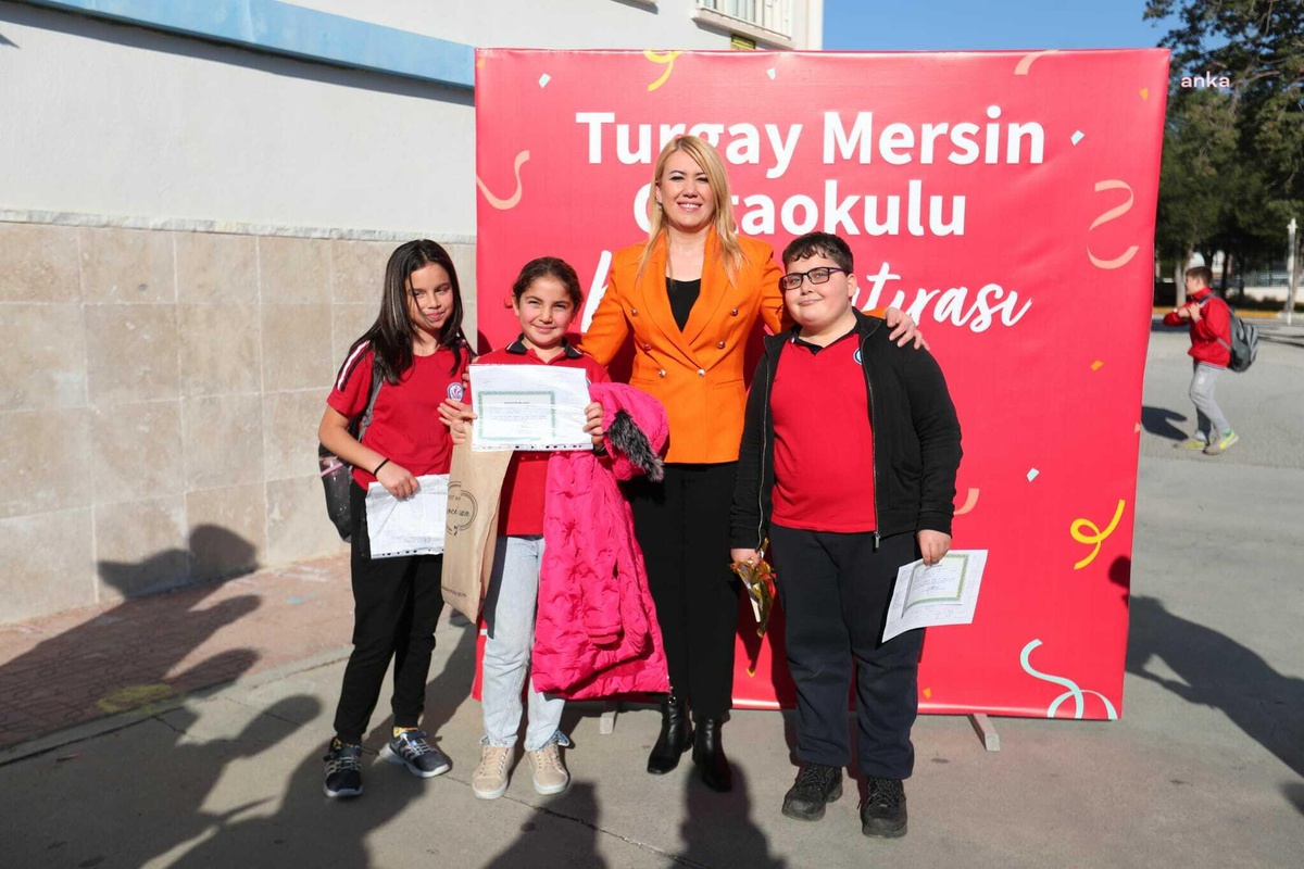 Merkezefendi Belediye Başkanı Doğan, Ortaokulu Öğrencilerinin Karne Heyecanına Ortak Oldu