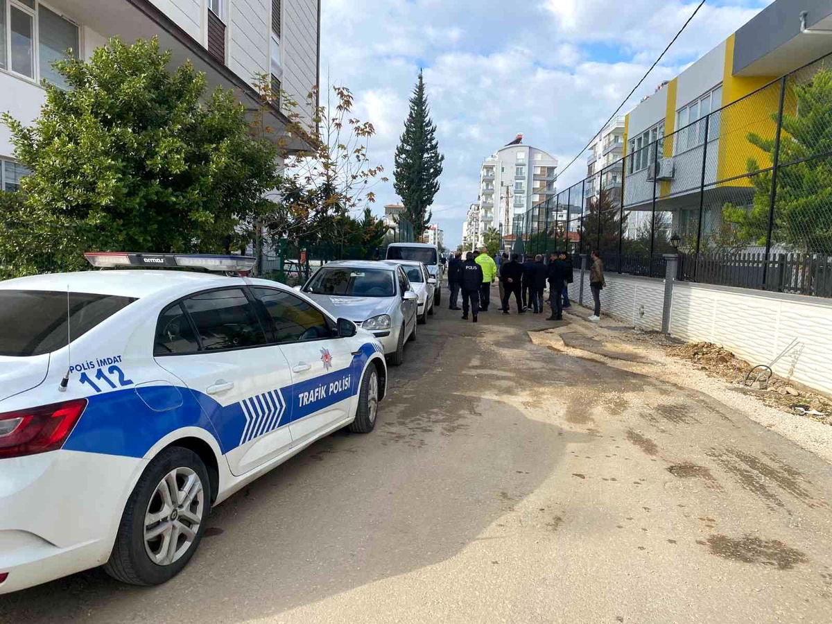 Motosiklet ile kamyonet çarpıştı, 1 öğrenci yaralandı