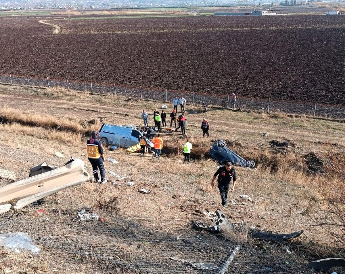 Osmaniye\'de trafik kazası: 1 ölü, 2 yaralı