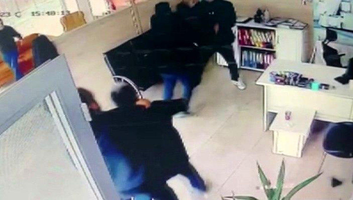 Pendik\'te aidat tartışması silahlı kavgaya dönüştü: 2 yaralı