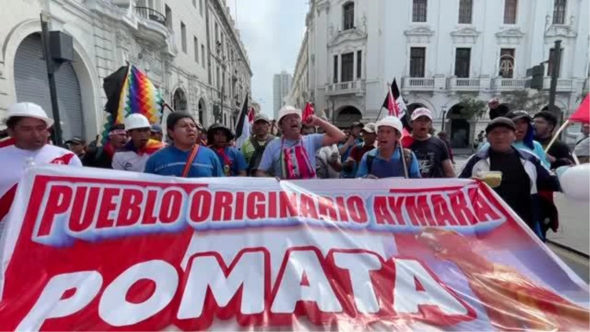 Peru\'daki hükümet karşıtı gösteriler devam ediyor