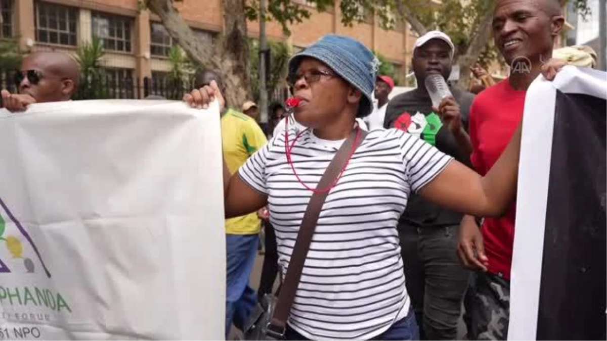 PRETORİA - Güney Afrika\'da elektrik krizi protesto edildi