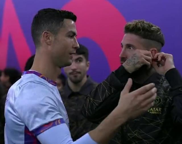 Ronaldo'nun kulağına söyledikleri sonrası Ramos'un gözleri fal taşı gibi açıldı! Hemen harekete geçti