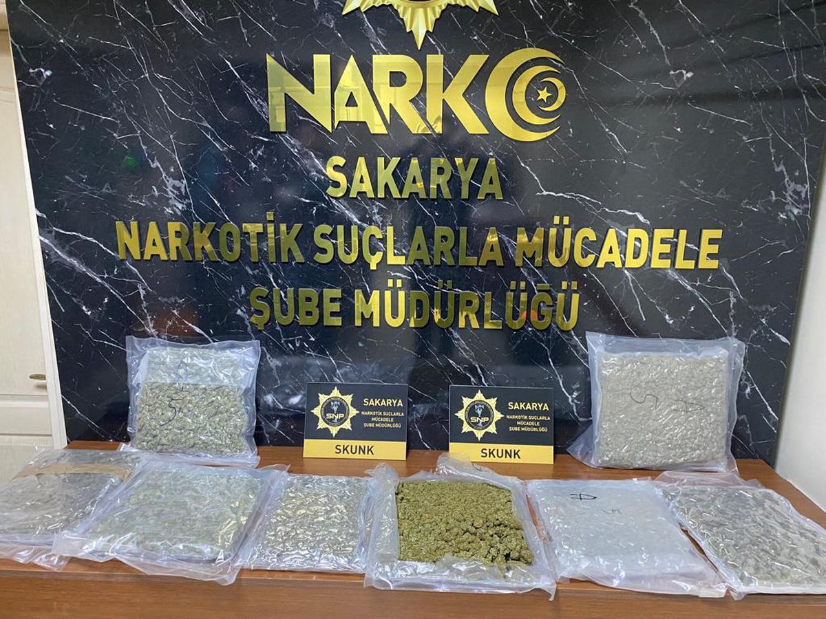 Sakarya\'da uyuşturucu operasyonlarında 4 zanlı tutuklandı