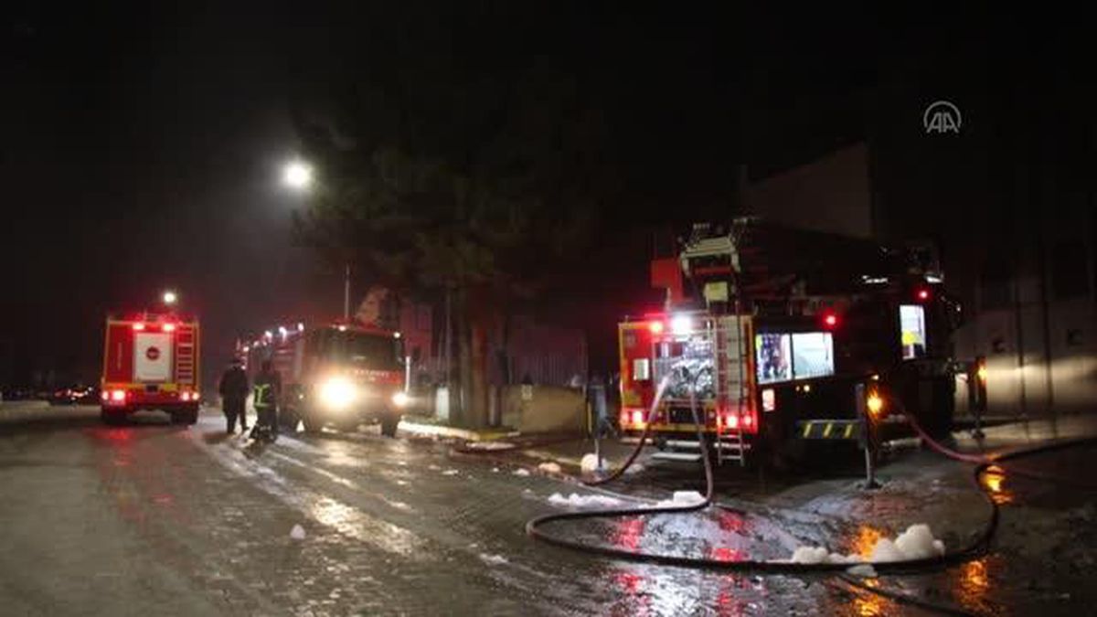 Tekstil fabrikasında çıkan yangın söndürüldü