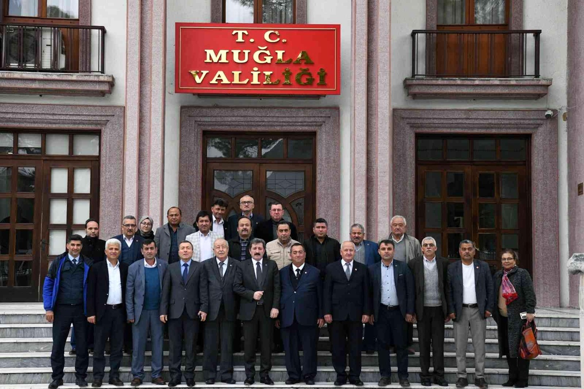 Vali Tavlı, Muhtar Dernek ve Federasyonları ile bir araya geldi