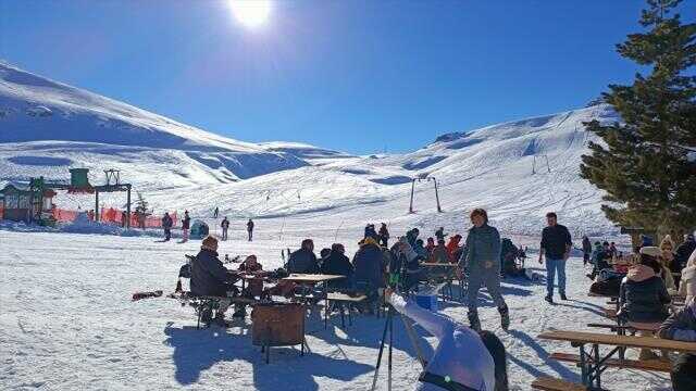 Yarıyılda tatilcilerin kayak tercihi Antalya oldu Yarıyılda tatilcilerin kayak tercihi Antalya oldu