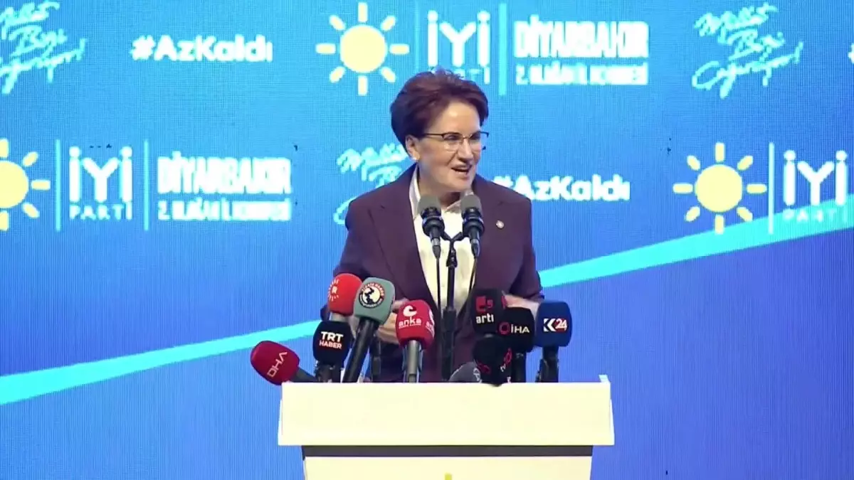 Akşener\'den Diyarbakır Kongresi\'nde \'14 Mayıs\' Mesajı: "Yeter Söz Milletindir Diyeceğimiz Mukaddes Bir Milat Olacak.
