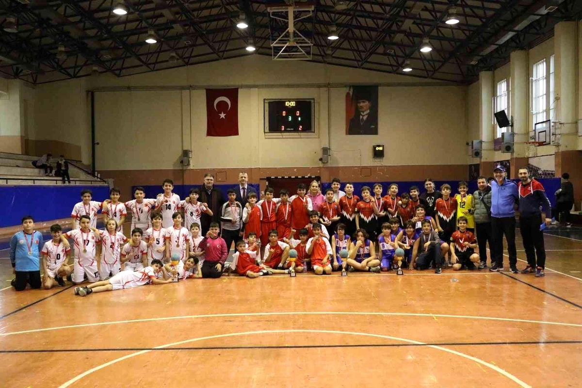 Aydın\'da hentbolun yıldızları belli oldu
