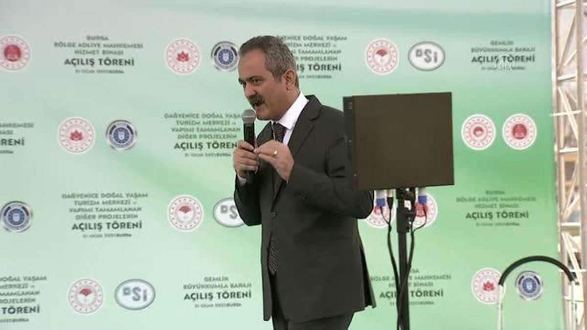 Bakan Özer : '2000'li yıllarda 500 bin olan öğretmen sayısının bugün 1 milyon 200 bine ulaştı'