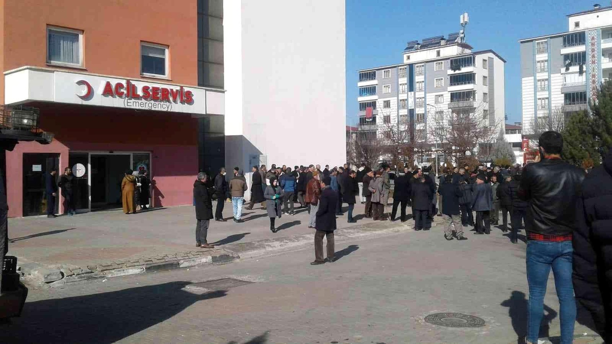 Bingöl\'de otomobil takla attı: 1 ölü, 3 yaralı
