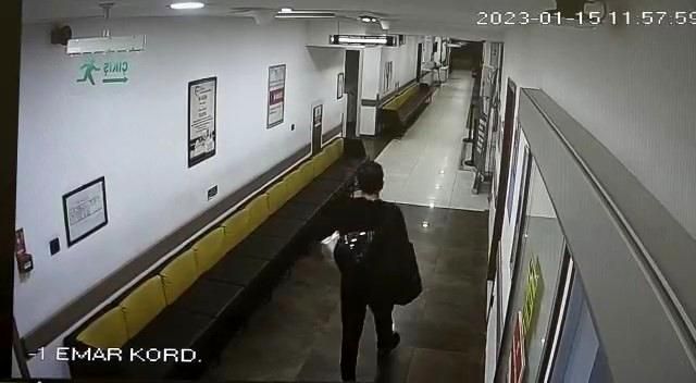 Bursa'da hava soğuk diye hastanede kalan evsiz şahıs, bilgisayarları çaldı Bursa'da hava soğuk diye hastanede kalan evsiz şahıs, bilgisayarları çaldı
