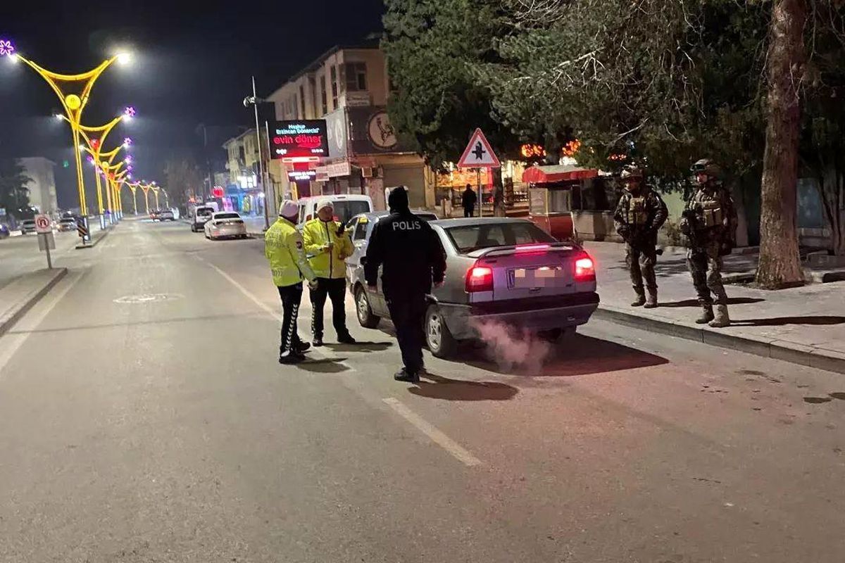 Erzincan\'da 36 sürücüye 78 bin 521 lira ceza kesildi