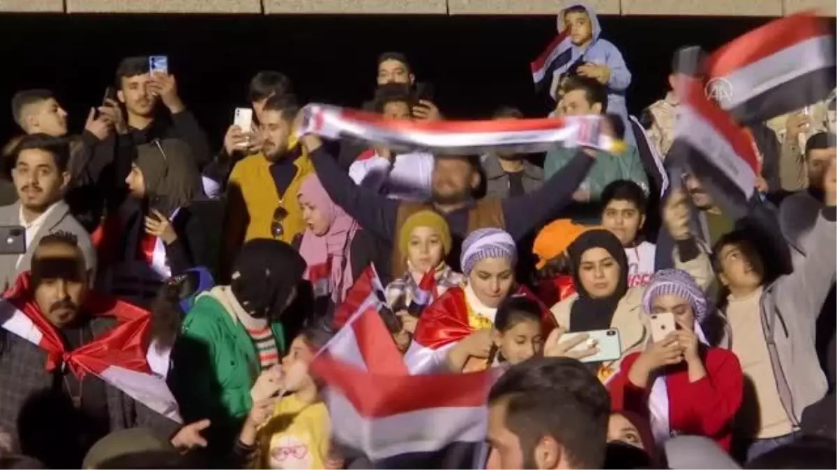 Irak'ta kupa sevinci sürüyor