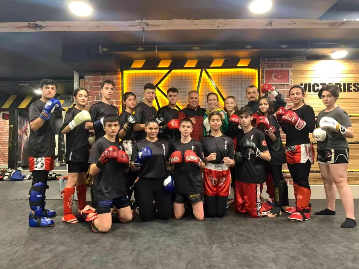 Kick Boks Türkiye Şampiyonasına katılacak 19 sporcunun hedefi milli takıma girmek