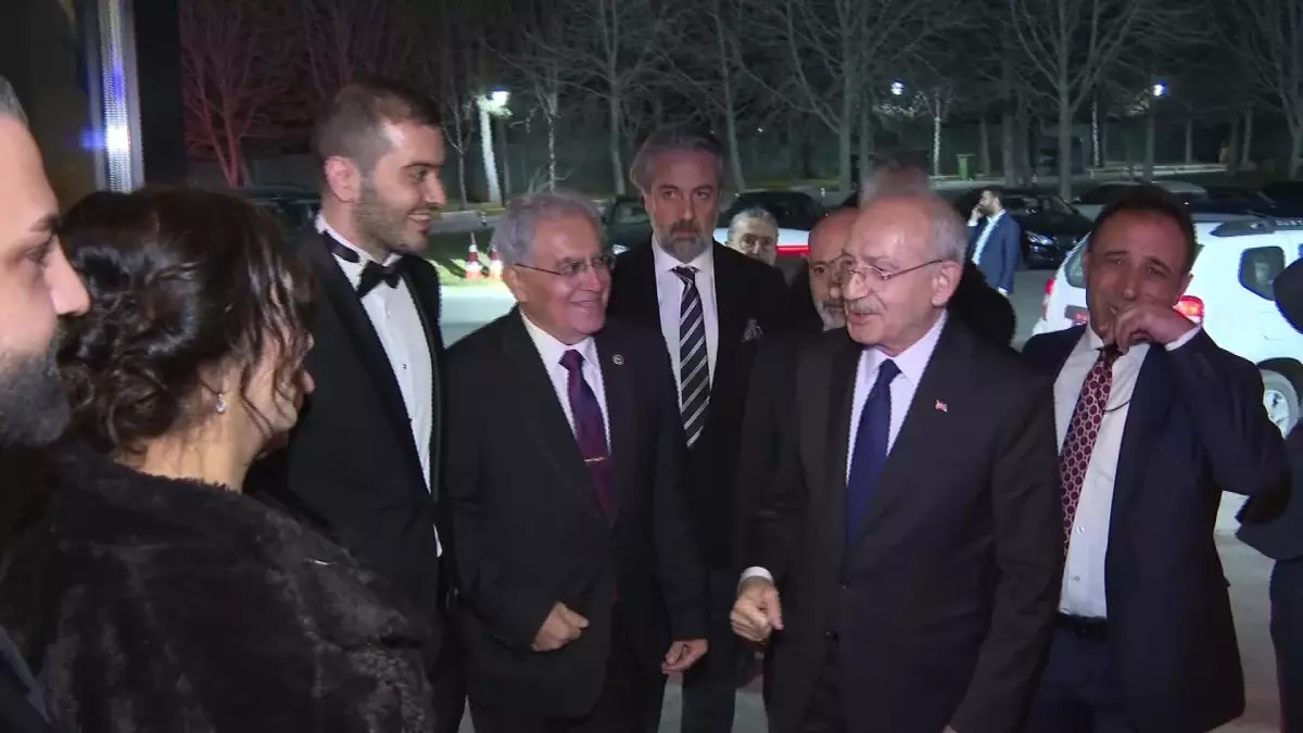 Kılıçdaroğlu, CHP Ankara Milletvekilli Servet Ünsal\'ın Oğlu Eker Ünsal ve Sibel Kaya\'nın Düğününe Katıldı