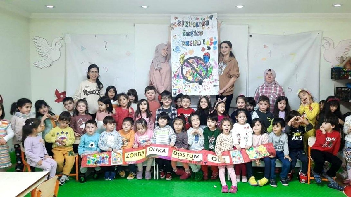 Miniklerin \'Zorba olma dost ol\' çalışması hayata geçti