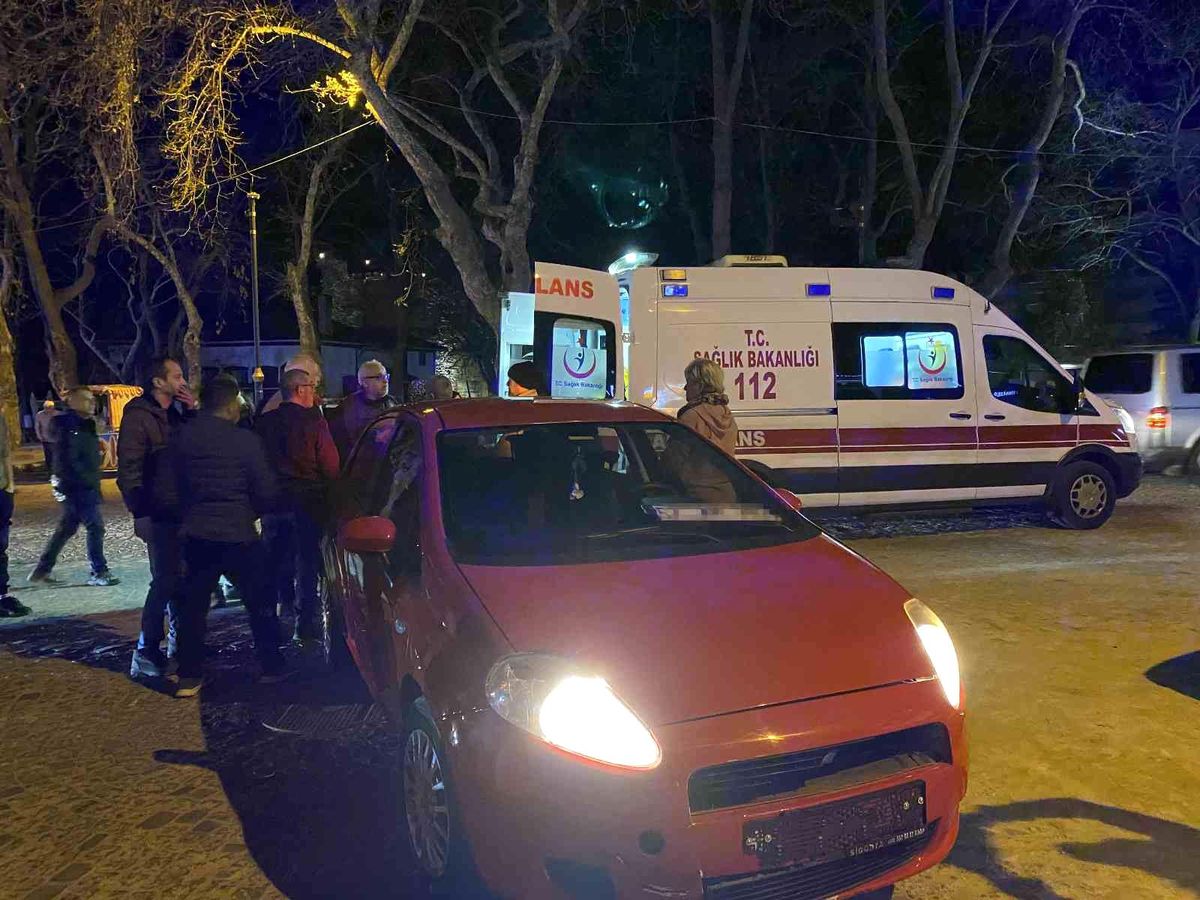 Sinop\'ta otomobille çarpışan motokurye yaralandı