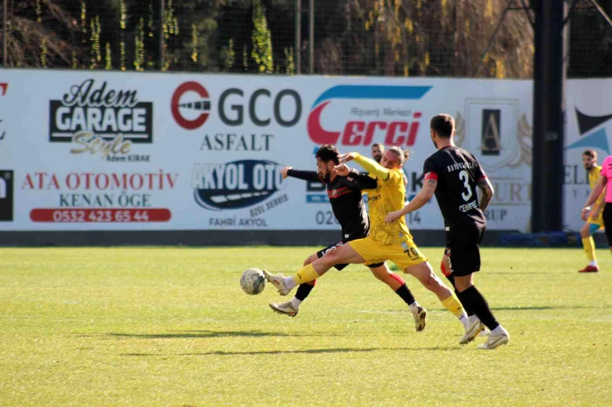 TFF 3. Lig: Belediye Derincespor: 1 Karşıyaka: 1