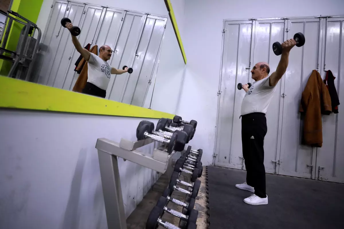 81 yaşında vücut geliştirme sporu yapan Filistinli Duveykat: 'Ruh yaşlanmaz'