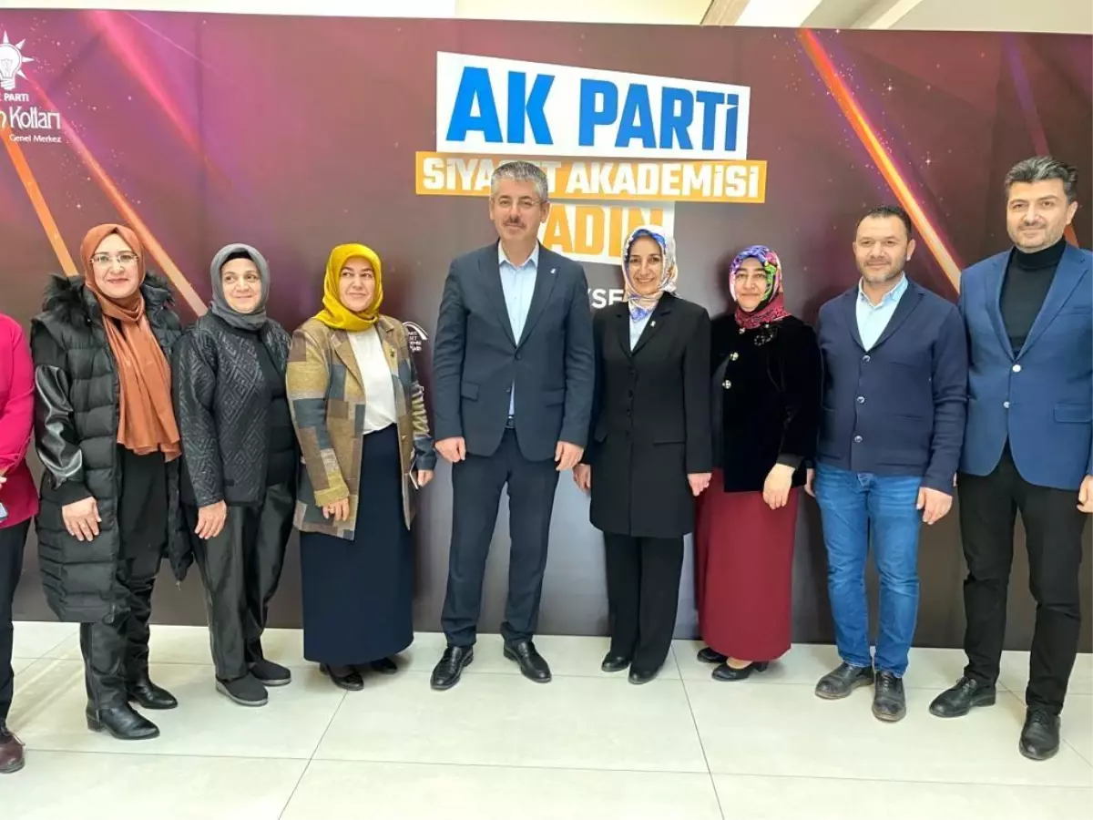 AK Parti\'den kadınlara eğitim