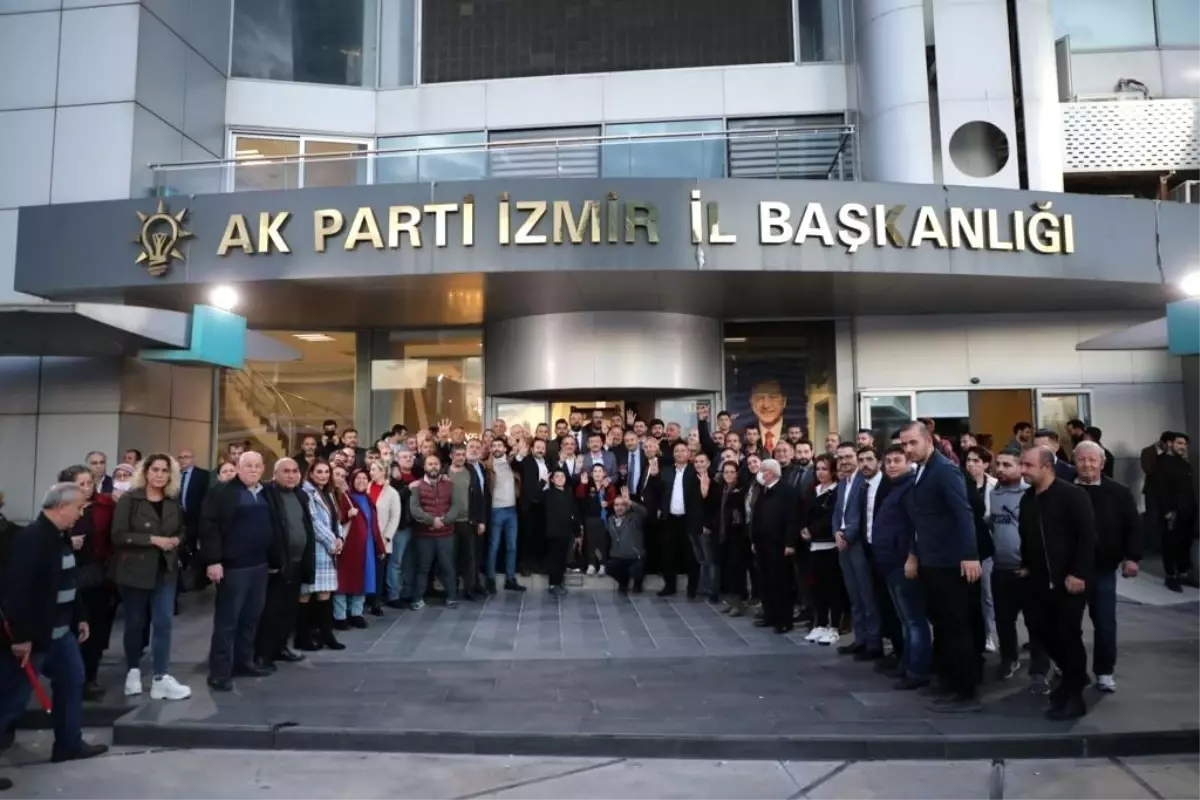AK Parti İzmir\'e 4 yılda 237 bin üye katıldı