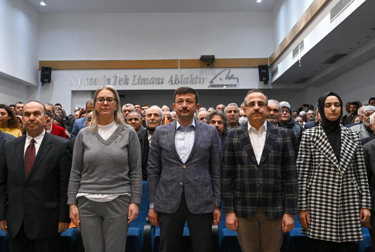 AK Parti\'li Dağ, partisinin İzmir\'deki üye katılım töreninde konuştu