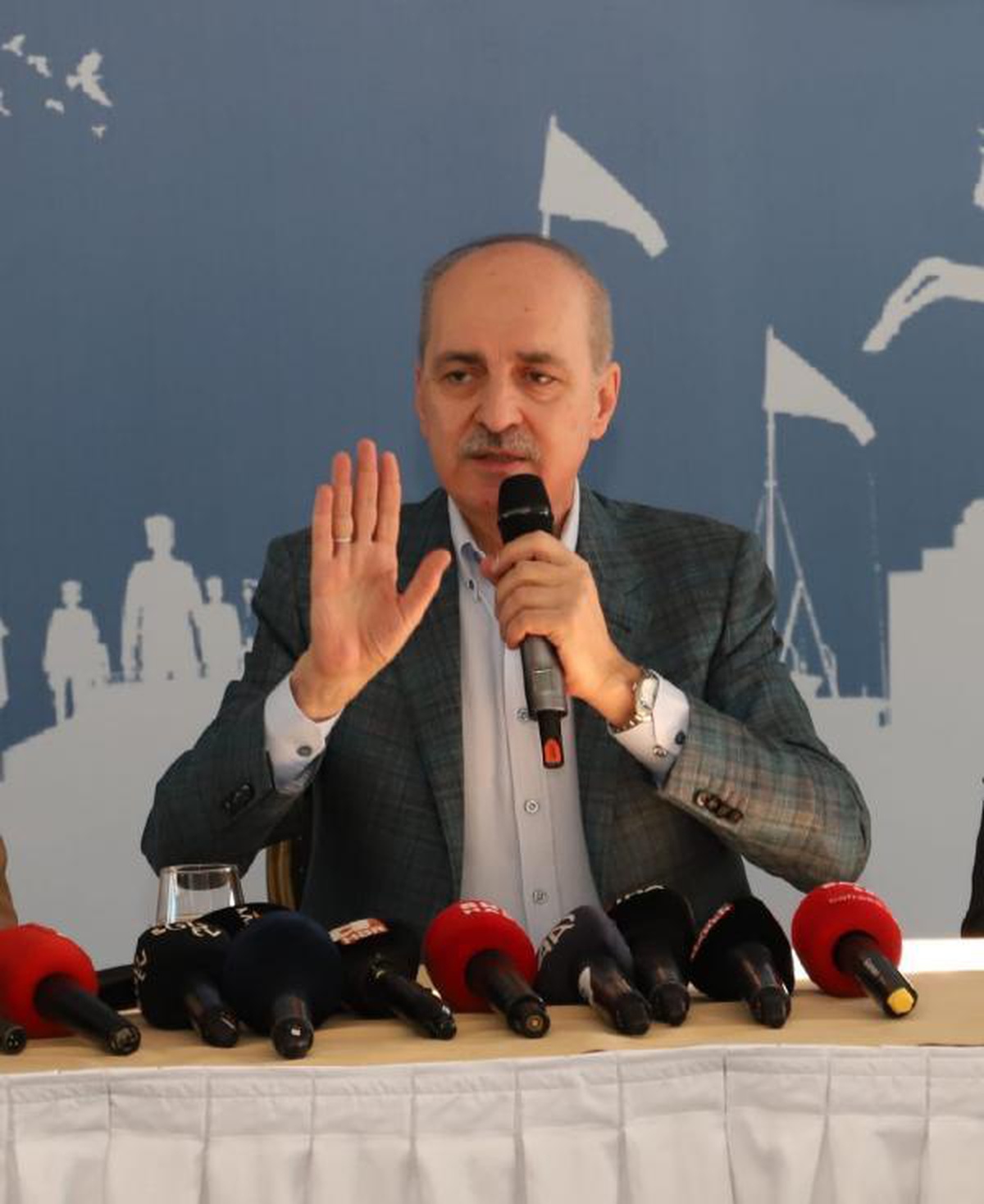 AK Parti\'li Kurtulmuş: Bu gösteri, Avrupa için alarm zilidir