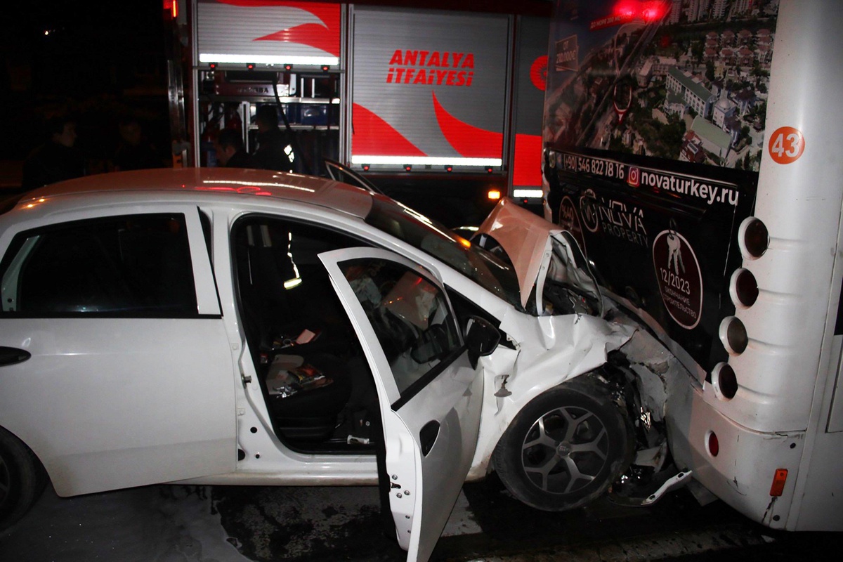 Antalya\'daki trafik kazasında 1 kişi hayatını kaybetti
