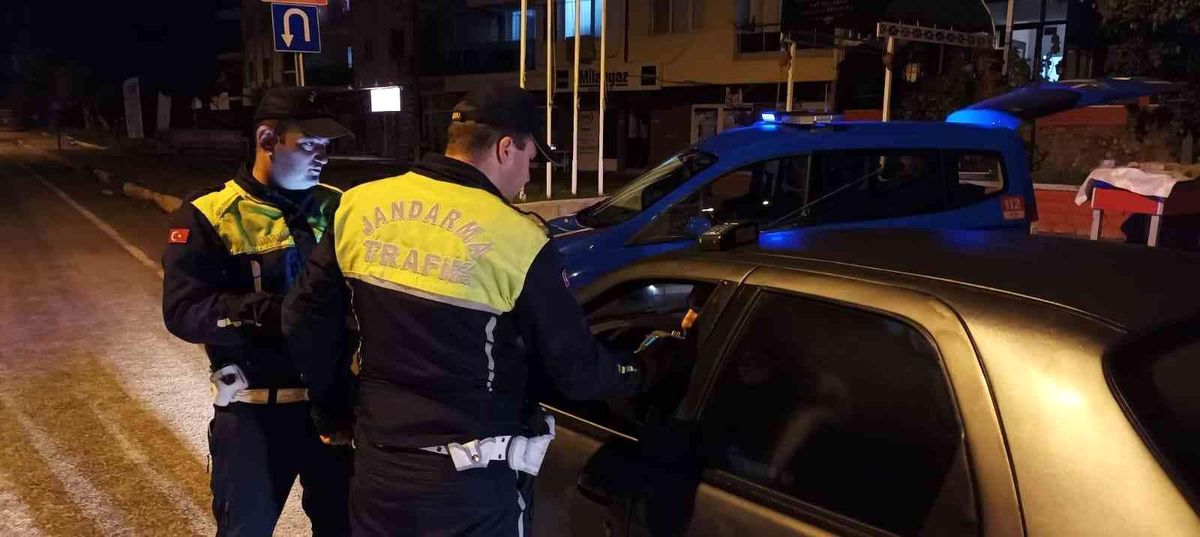 Aydın\'da jandarma ekipleri \'alkol ve uyuşturucu\' denetimi gerçekleştirdi