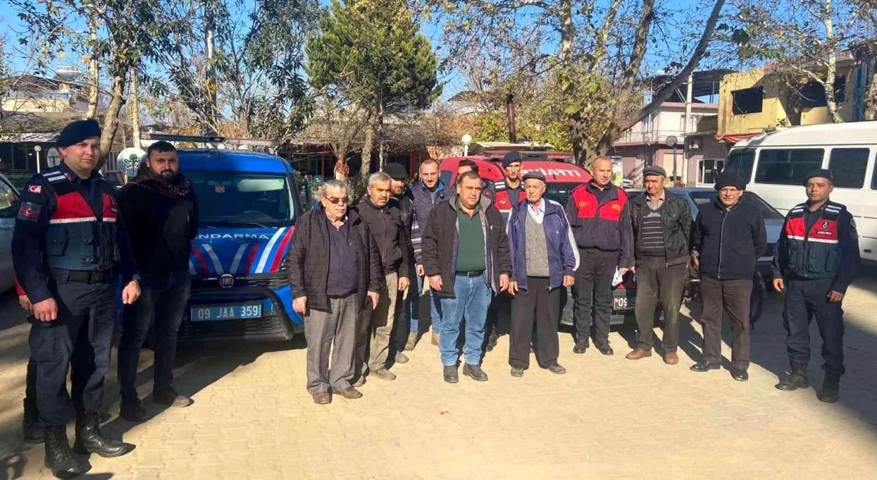 Aydın\'da jandarma ekipleri vatandaşları çeşitli konularda bilgilendirdi